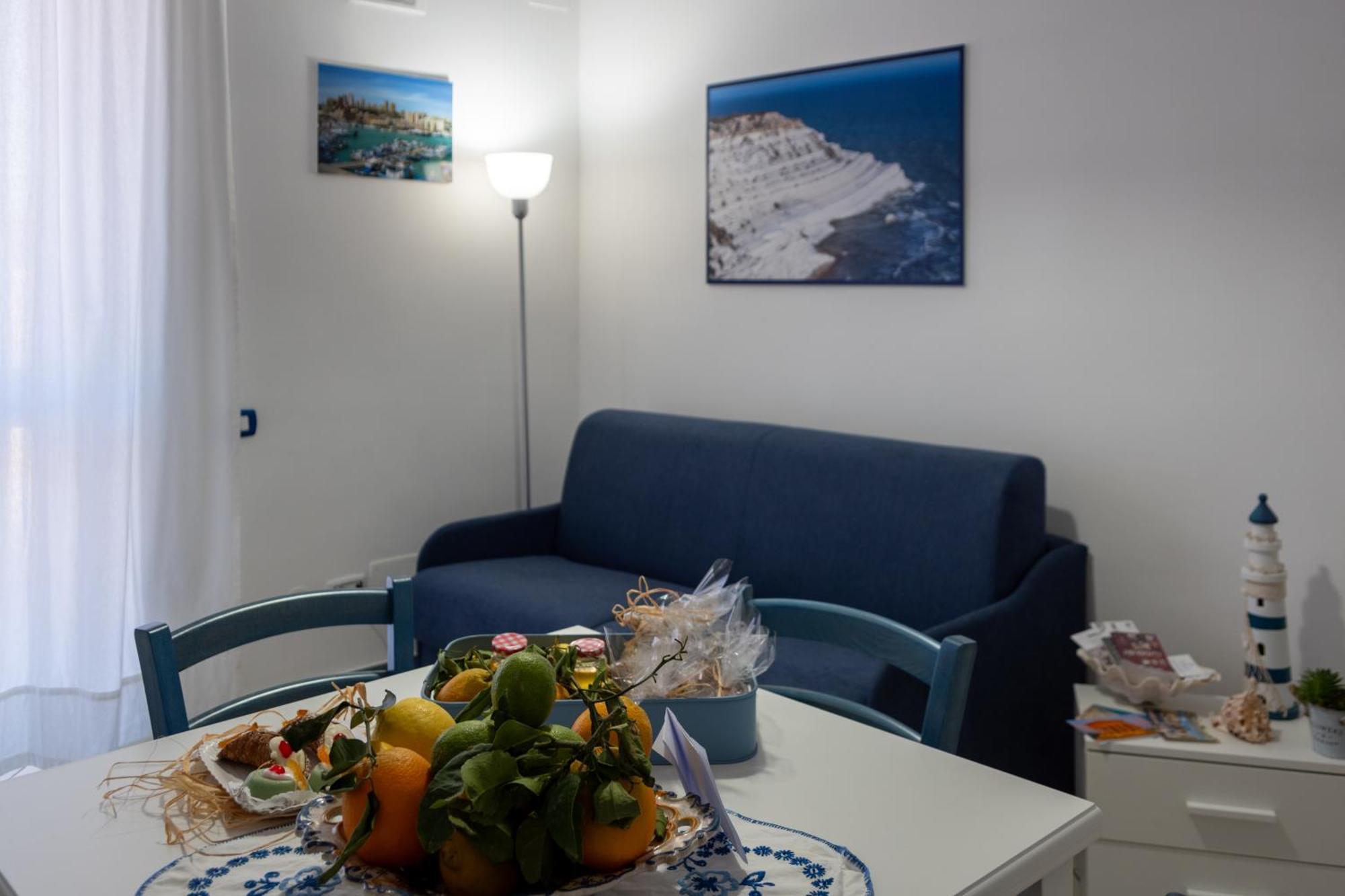 Casa Vacanze La Casetta Di Zinu' Порт-Эмпедокле Экстерьер фото